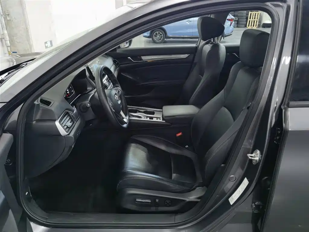 Honda Accord 2019 — фото 10