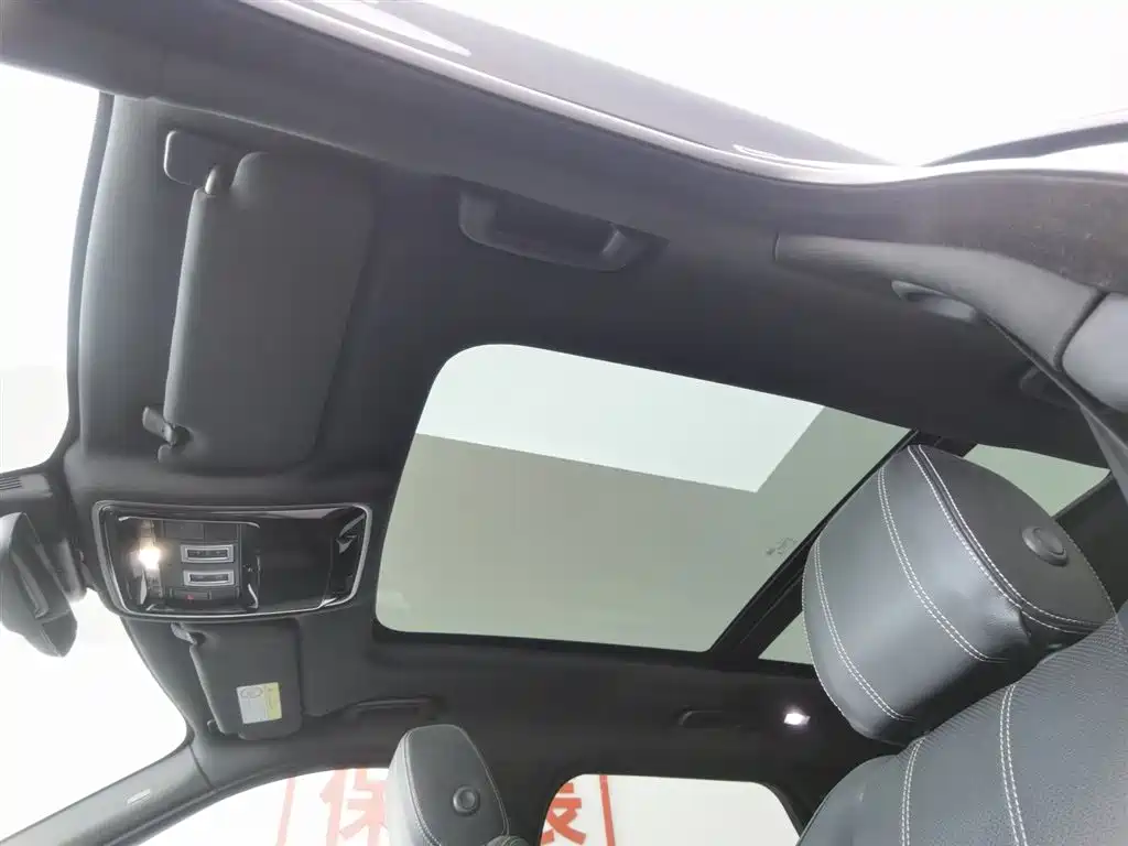 Land Rover Velar 2018 — фото 14