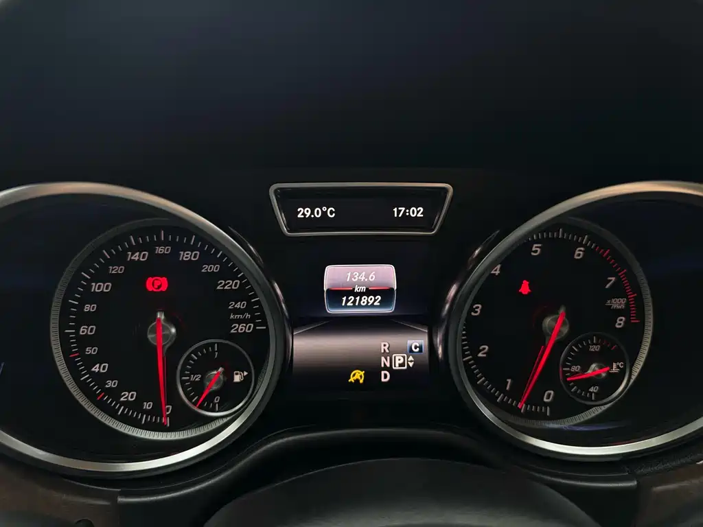Mercedes-Benz GLE 2017 — фото 11