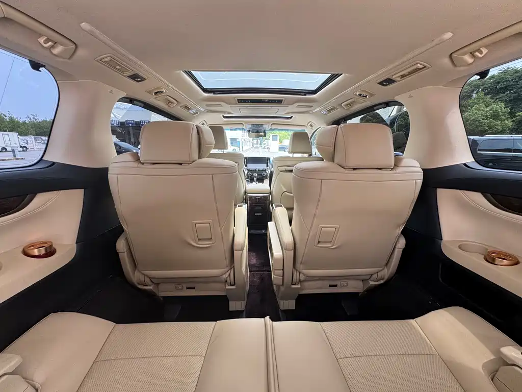 Toyota Alphard 2021 — фото 13