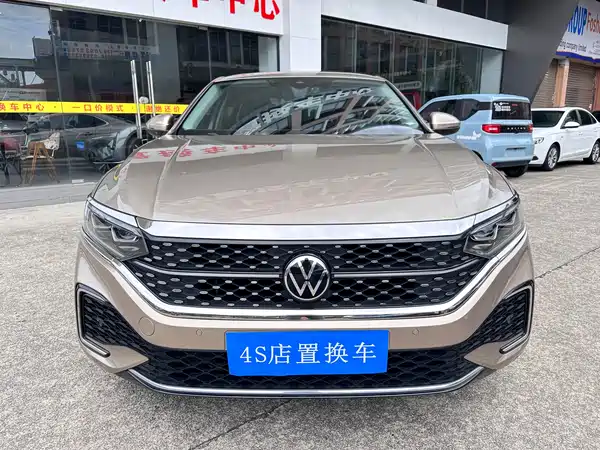 Volkswagen Passat 2023