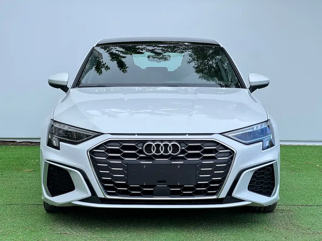 Audi A3 2023 — фото 2