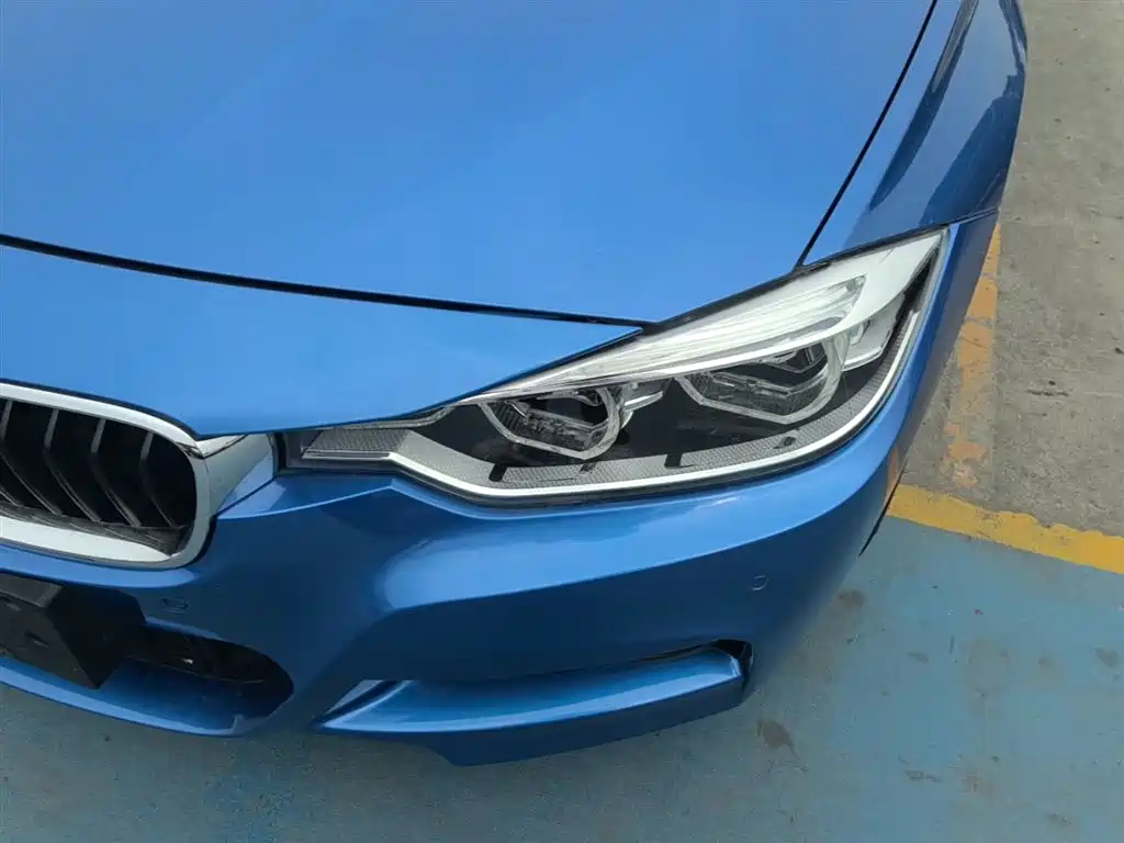 BMW 3 Series 2018 — фото 24