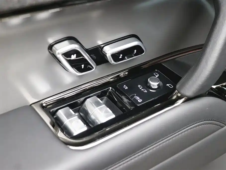 Land Rover Sport 2024 — фото 12