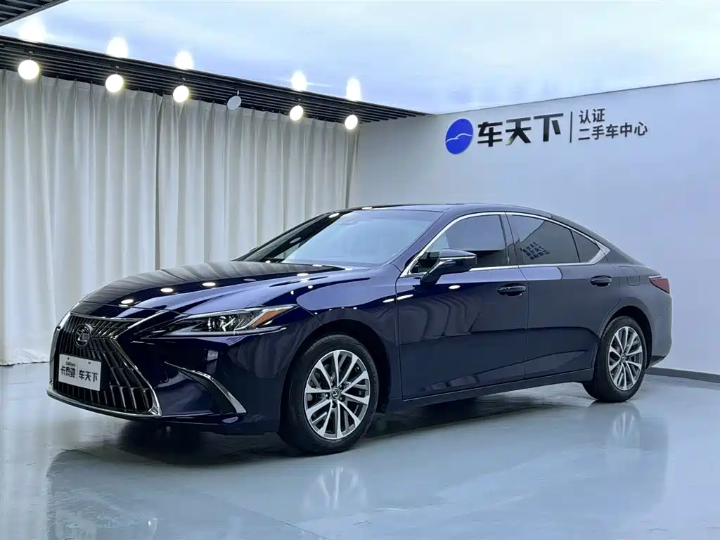Lexus ES 2021