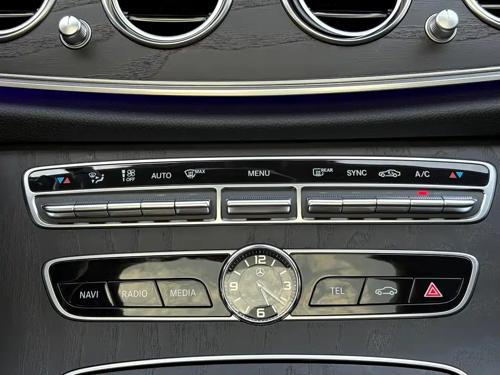 Mercedes-Benz E-Class 2020 — фото 14