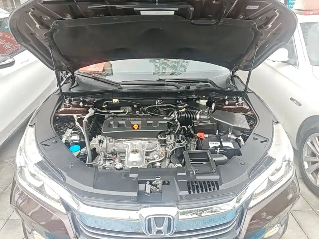 Honda Accord 2016 — фото 20