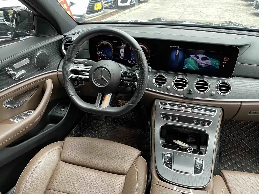 Mercedes-Benz E-Class 2022 — фото 11