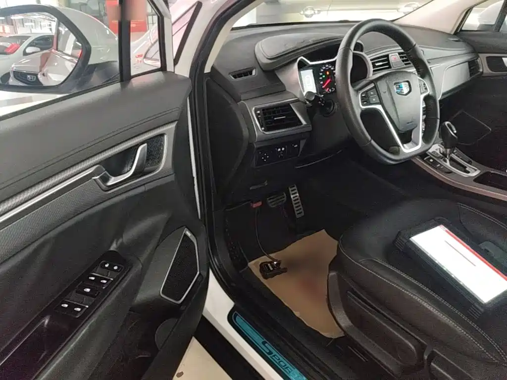 Geely Emgrand GS 2018 — фото 15