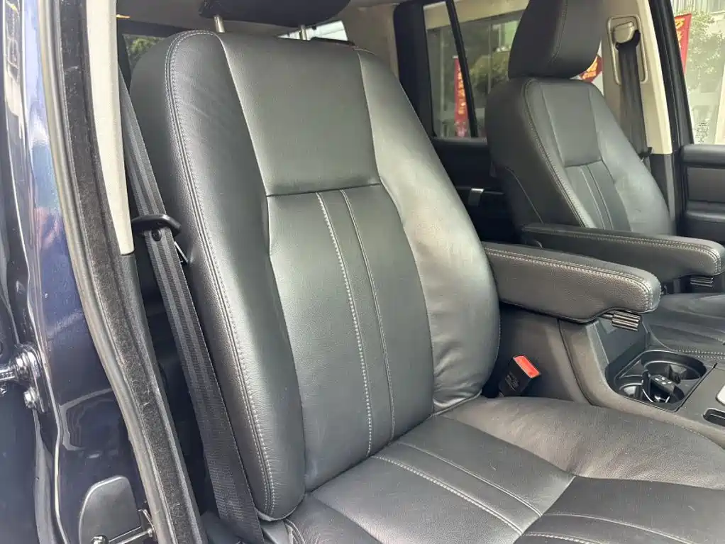 Land Rover Discovery 2017 — фото 20