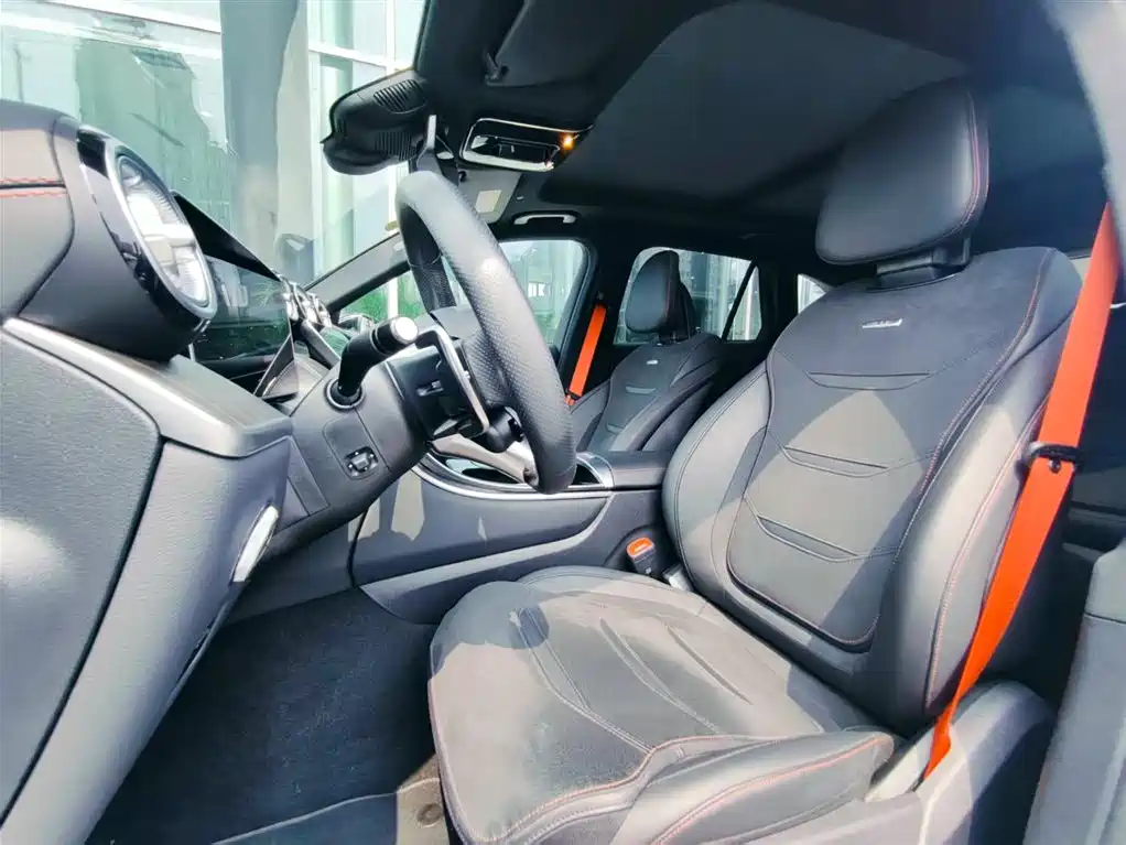 Mercedes-Benz GLC AMG 2025 — фото 11