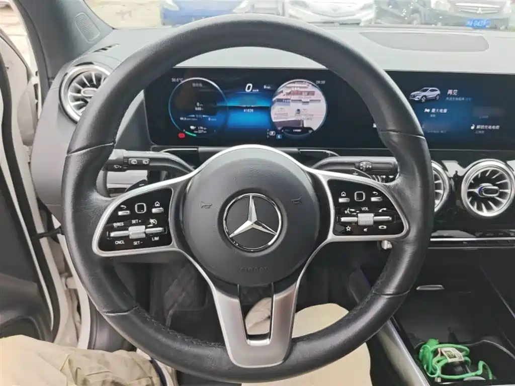 Mercedes-Benz EQA 2023 — фото 11