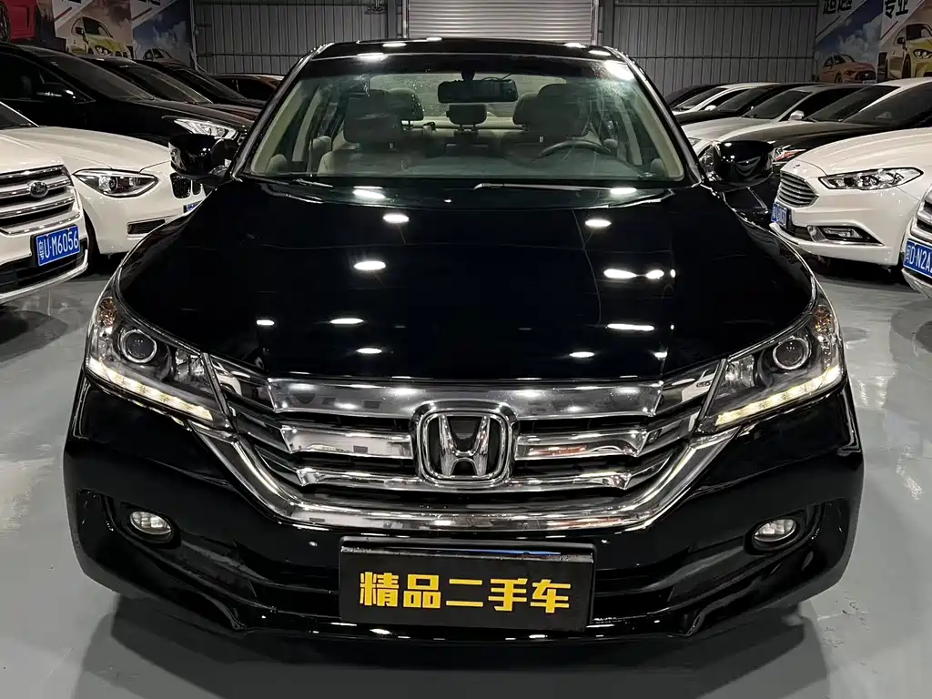 Honda Accord 2015 — фото 3