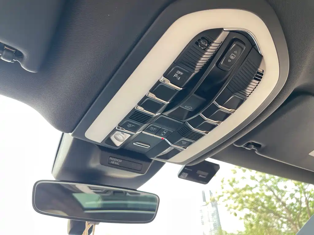Porsche Macan 2020 — фото 24