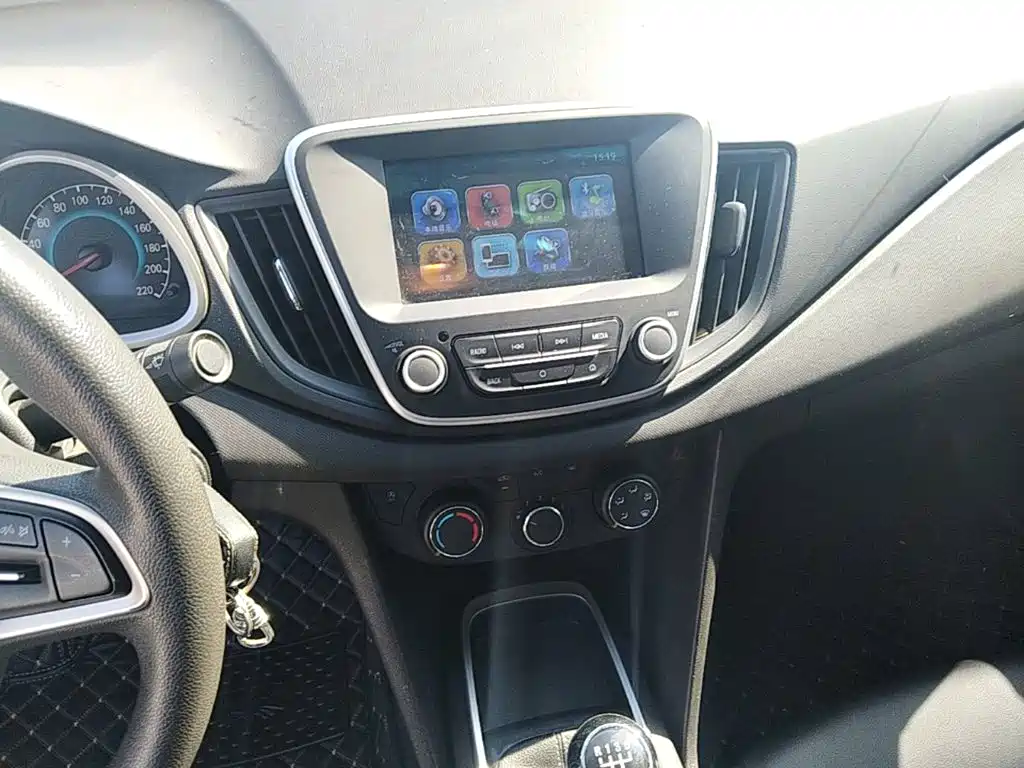 Chevrolet Cavalier 2017 — фото 13