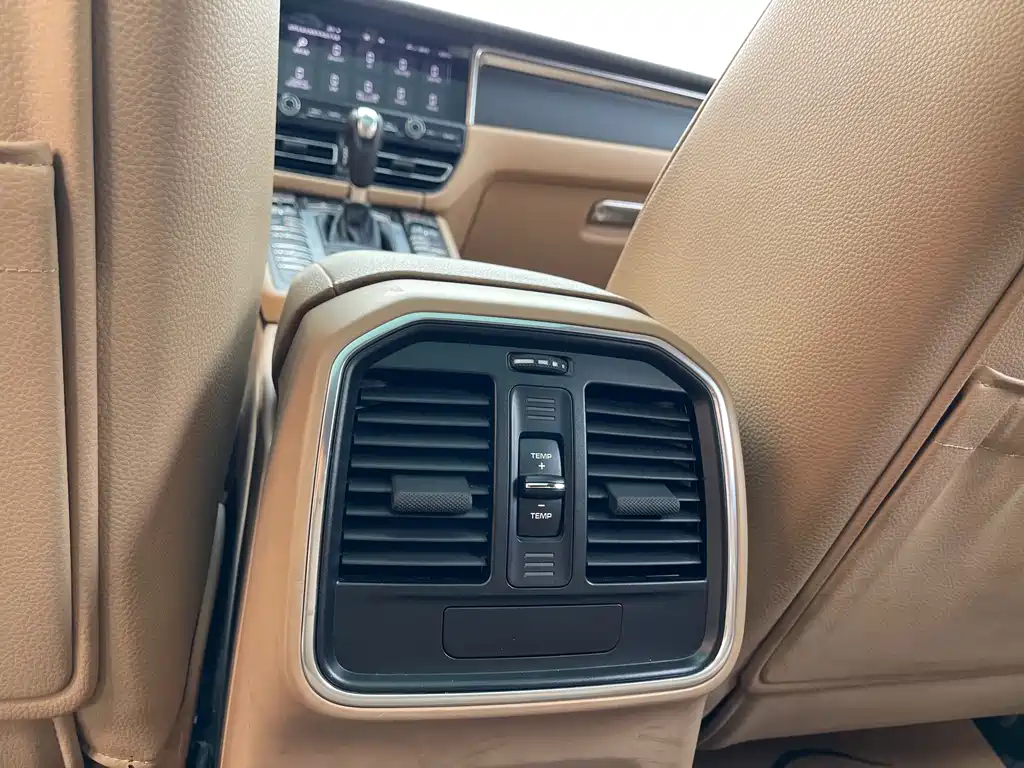 Porsche Macan 2020 — фото 21
