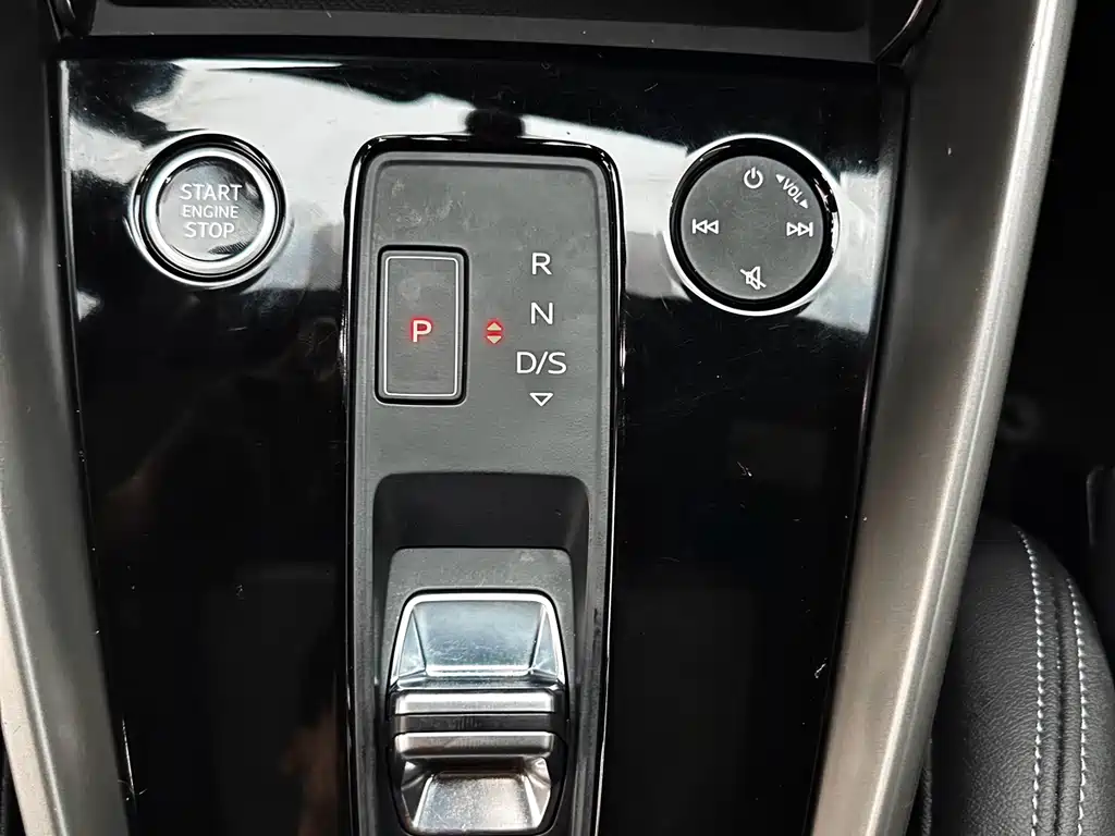 Audi A3 2023 — фото 10