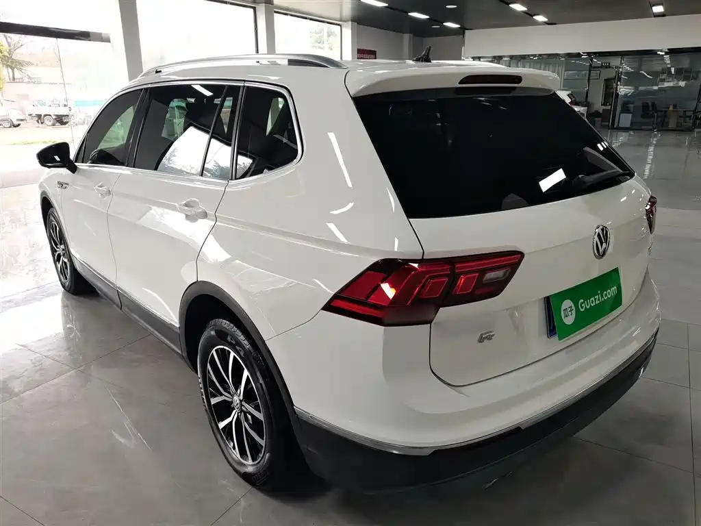 Volkswagen Tiguan L 2018 — фото 23