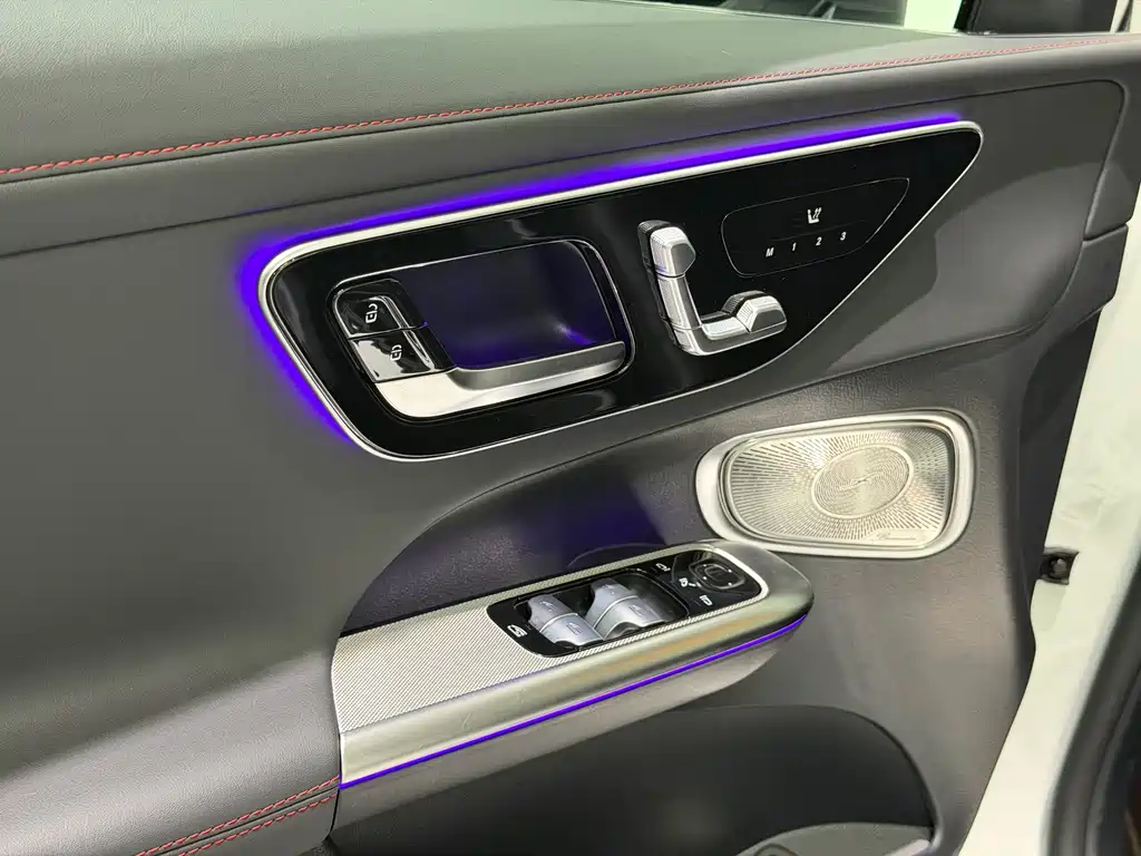Mercedes-Benz GLC AMG 2025 — фото 9