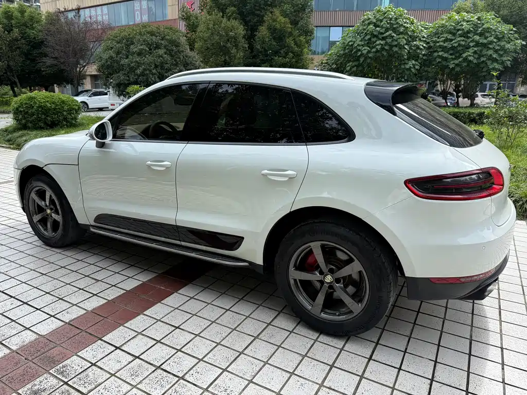 Porsche Macan 2016 — фото 12