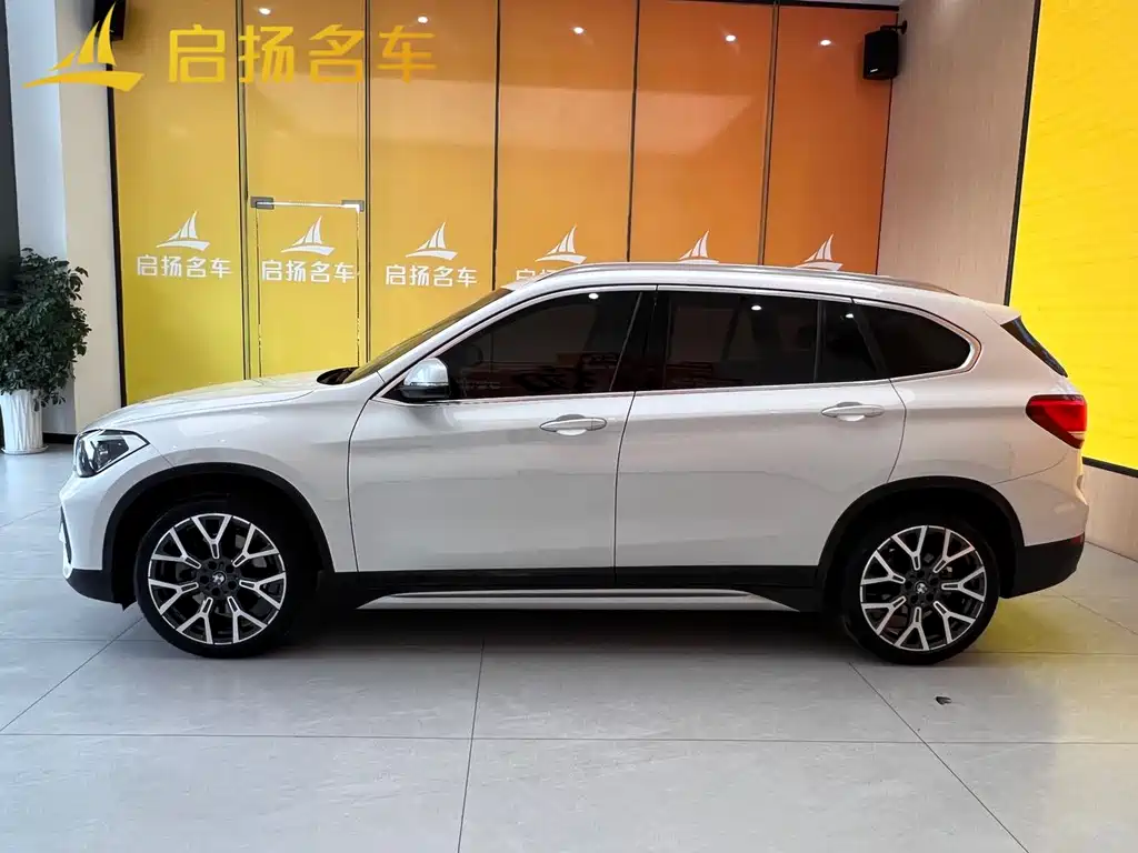 BMW X1 2021 — фото 3