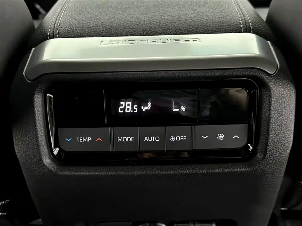 Toyota Prado 2025 — фото 23