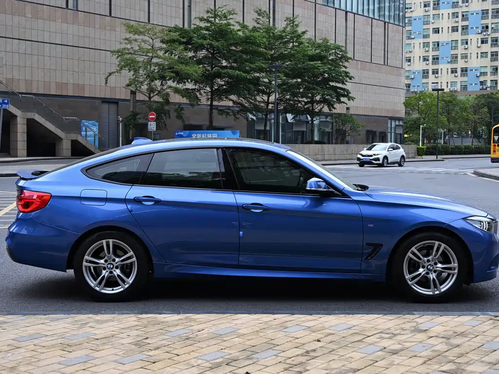 BMW 3 Series GT 2019 — фото 6