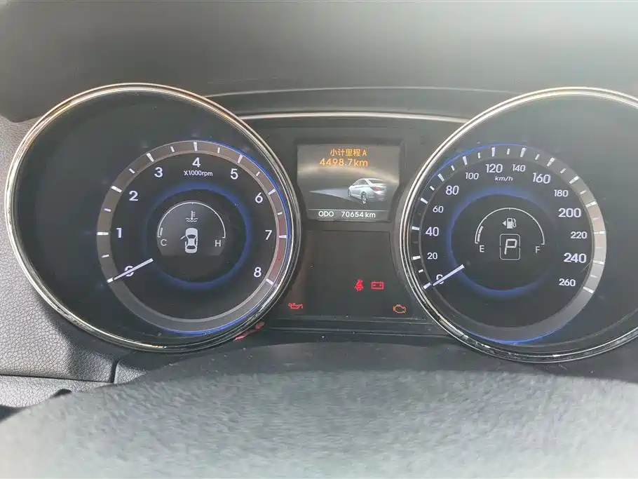 Hyundai Sonata 2015 — фото 14