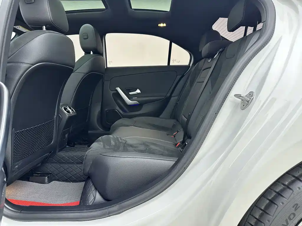 Mercedes-Benz A-Class 2023 — фото 7
