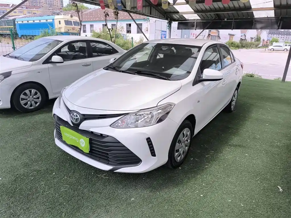 Toyota Vios 2017 — фото 1