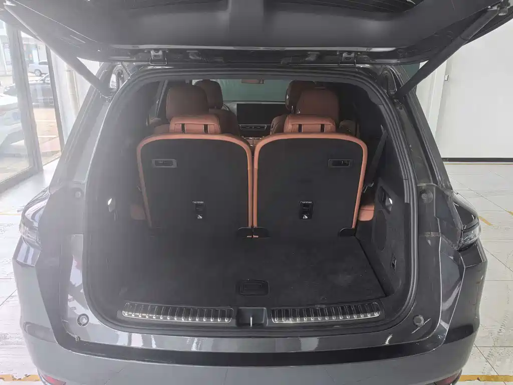 Li Auto Li L9 2025