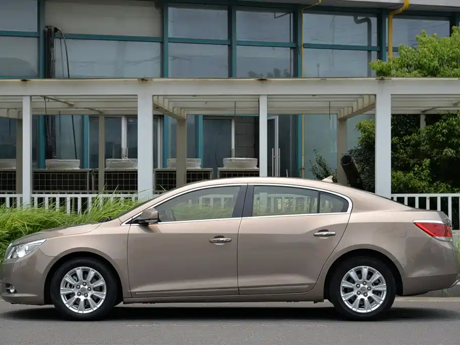 Buick LaCrosse 2013 — фото 2