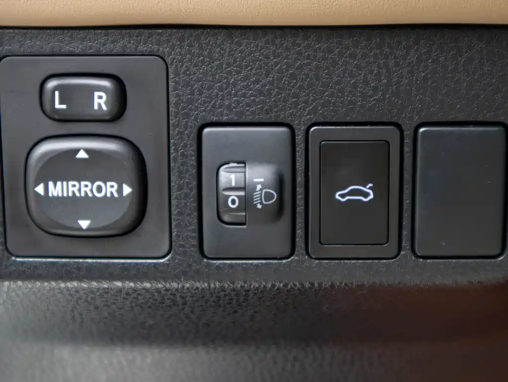 Toyota RAV4 2016 — фото 23