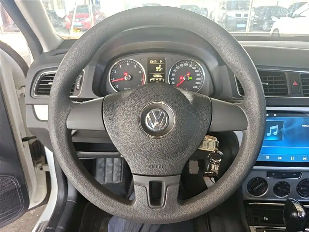 Volkswagen Lavida 2015 — фото 11