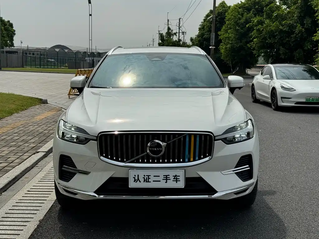 Volvo XC60 2025