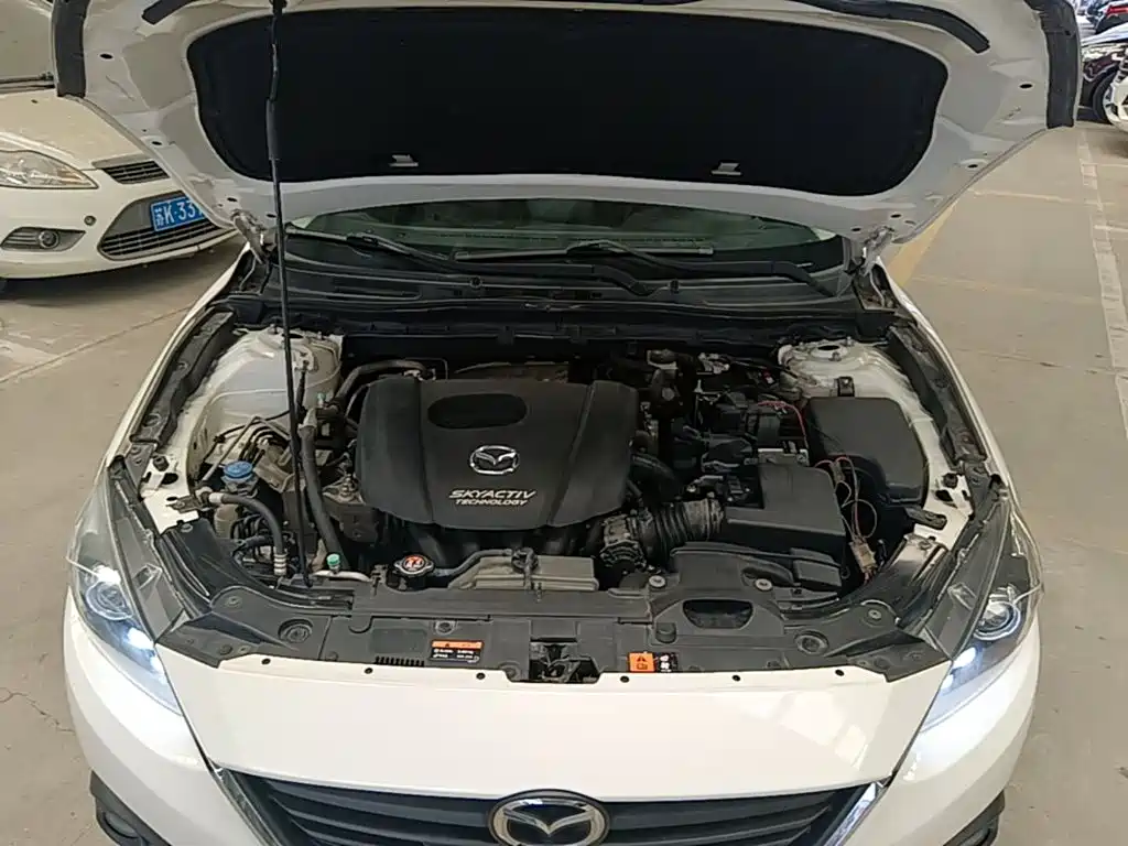 Mazda 3 Axela 2015 — фото 20