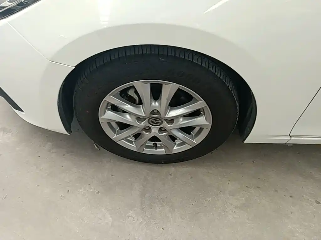 Mazda 3 Axela 2015 — фото 23