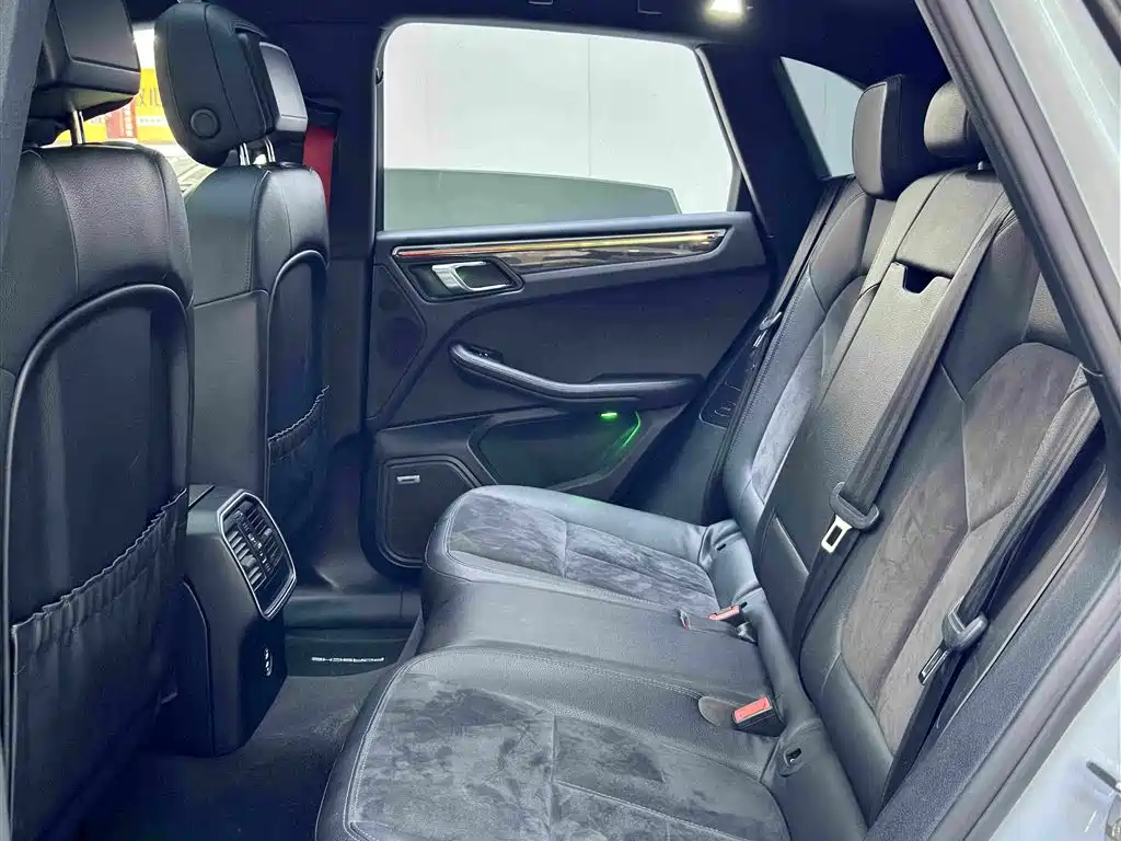 Porsche Macan 2019 — фото 10