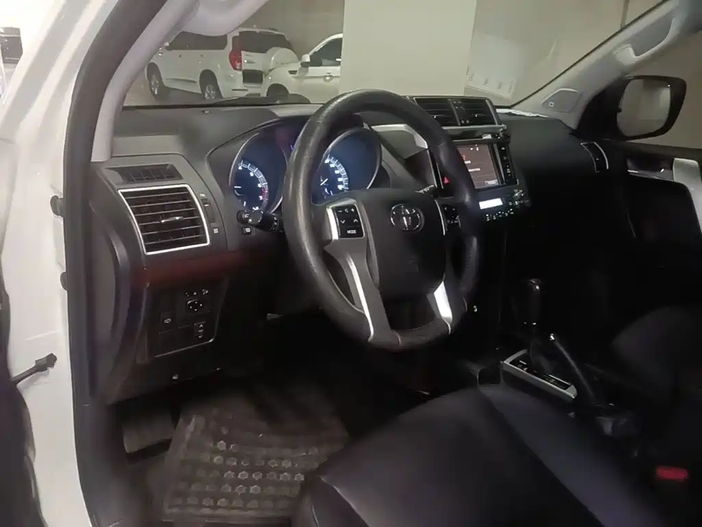 Toyota Prado 2017 — фото 17
