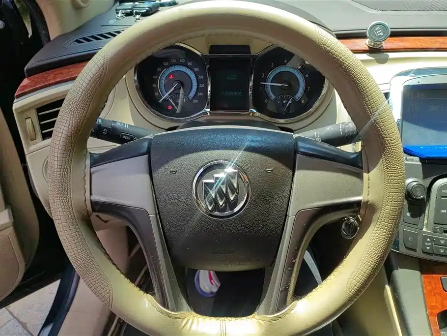 Buick LaCrosse 2012 — фото 15