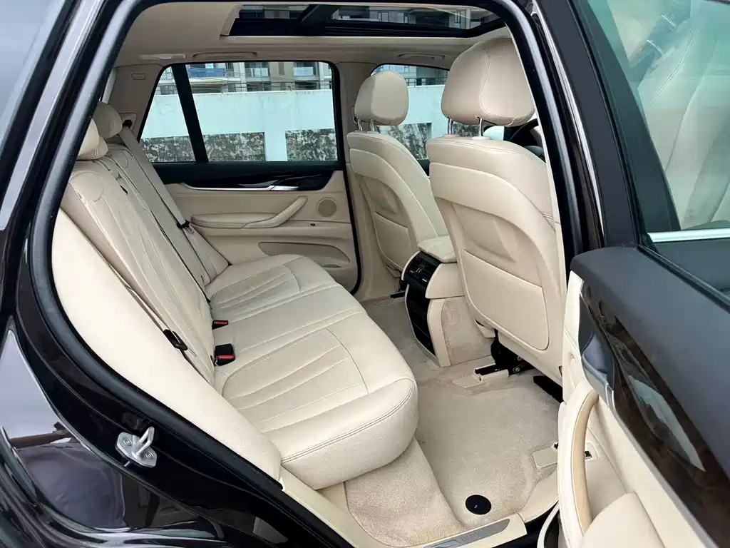 BMW X5 2015 — фото 12