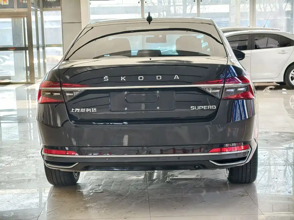 Skoda Superb 2023 — фото 20