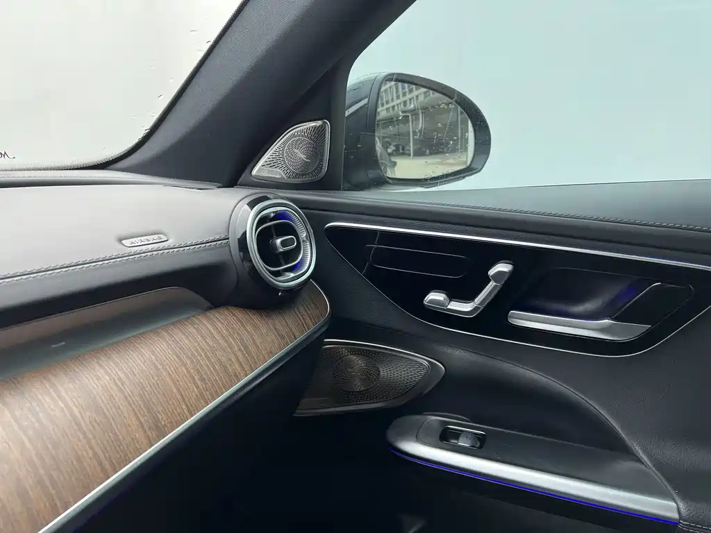 Mercedes-Benz C-Class 2022 — фото 8