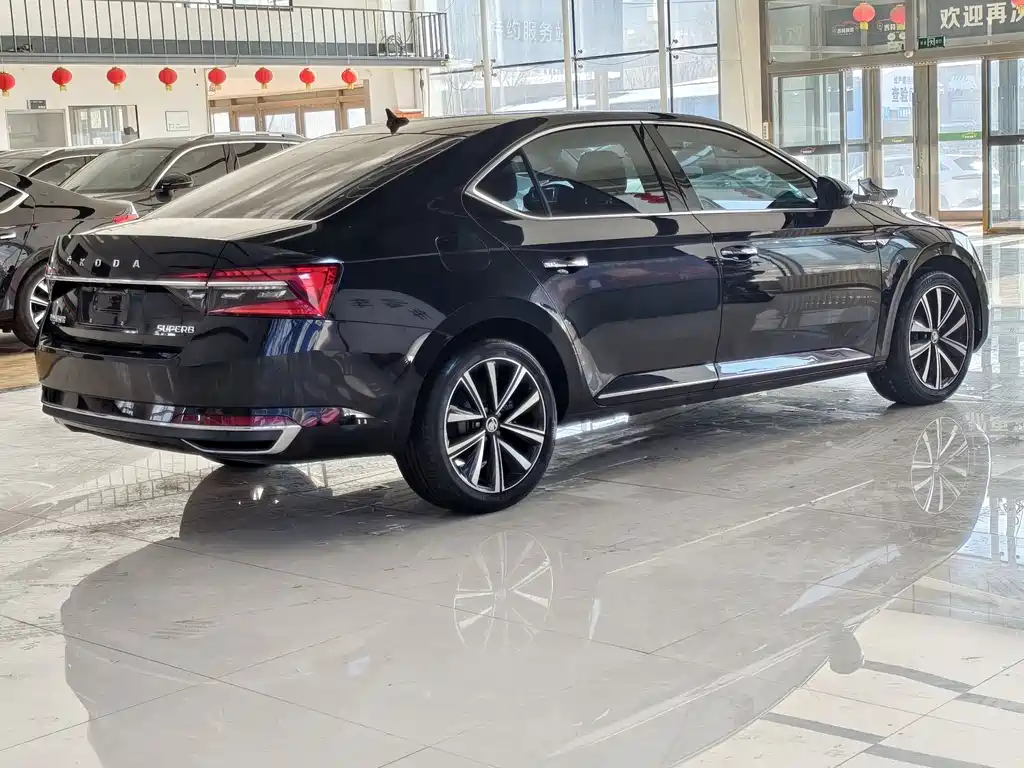 Skoda Superb 2023 — фото 22