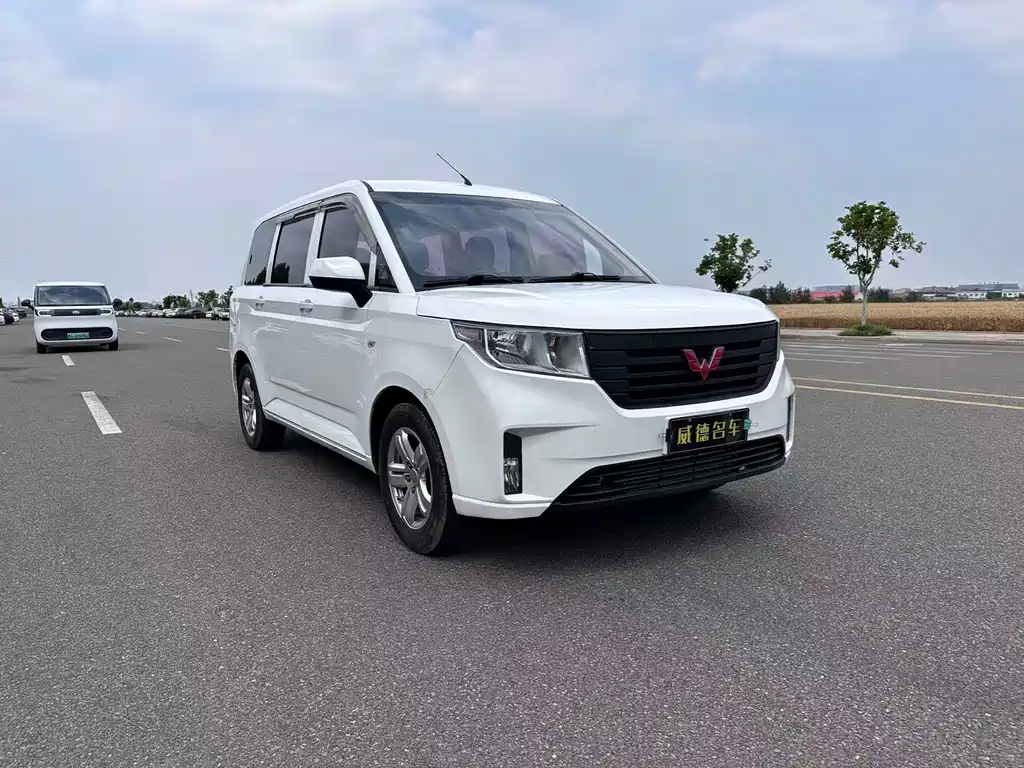 Wuling Hongguang PLUS 2020 — фото 3