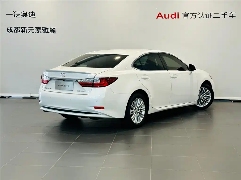 Lexus ES 2018