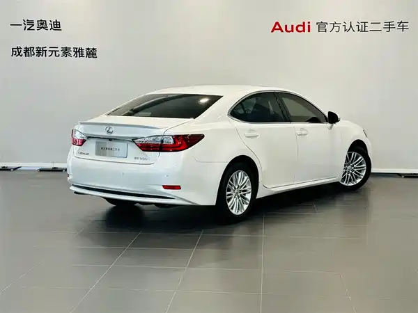 Lexus ES 2018