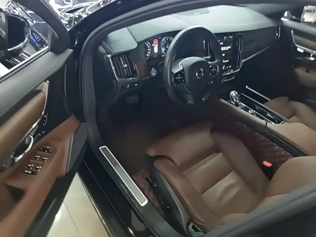 Volvo S90 2021 — фото 16