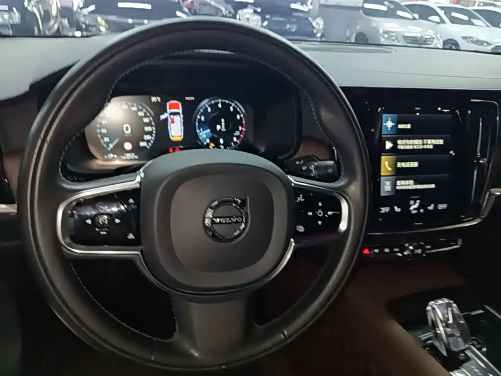 Volvo S90 2021 — фото 11