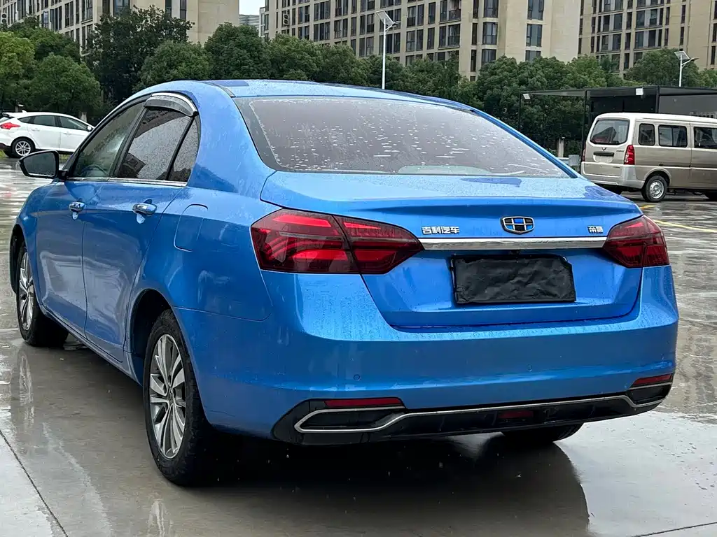 Geely Emgrand 2018 — фото 22